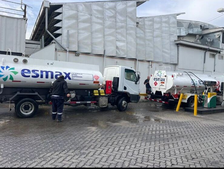 Despacho de combustible en planta industrial